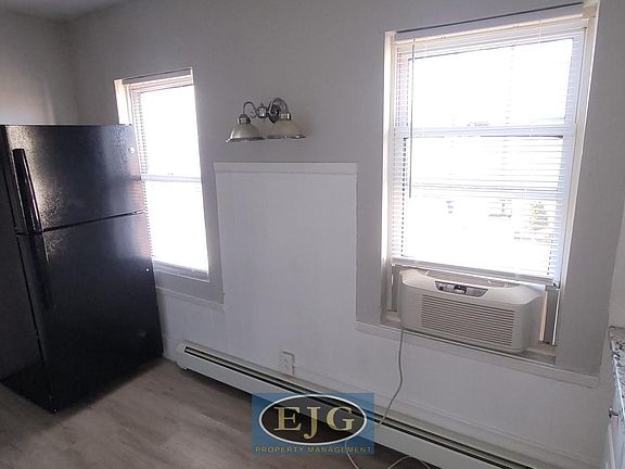 3rd image of 22 Lake St #4