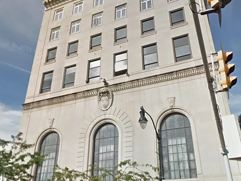 1 W Main St #4G — Photo 1
