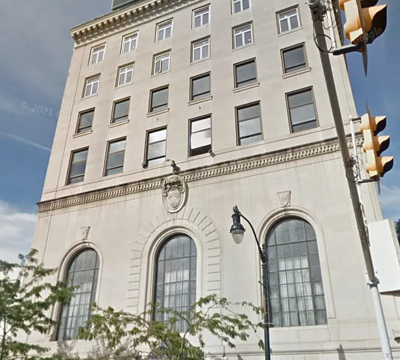 1 W Main St #4G