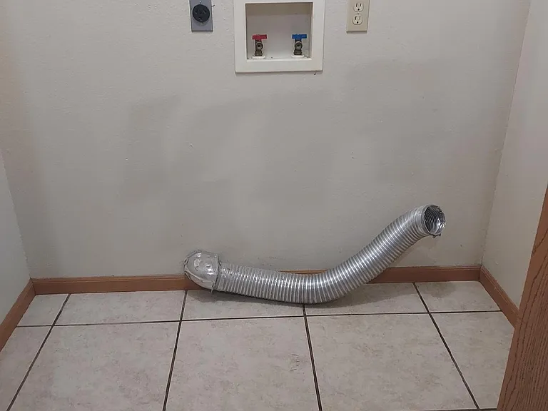 Washer/Dryer Hookups