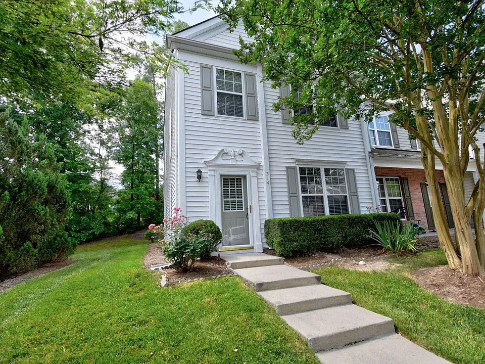314 Canyon Lake Cir
