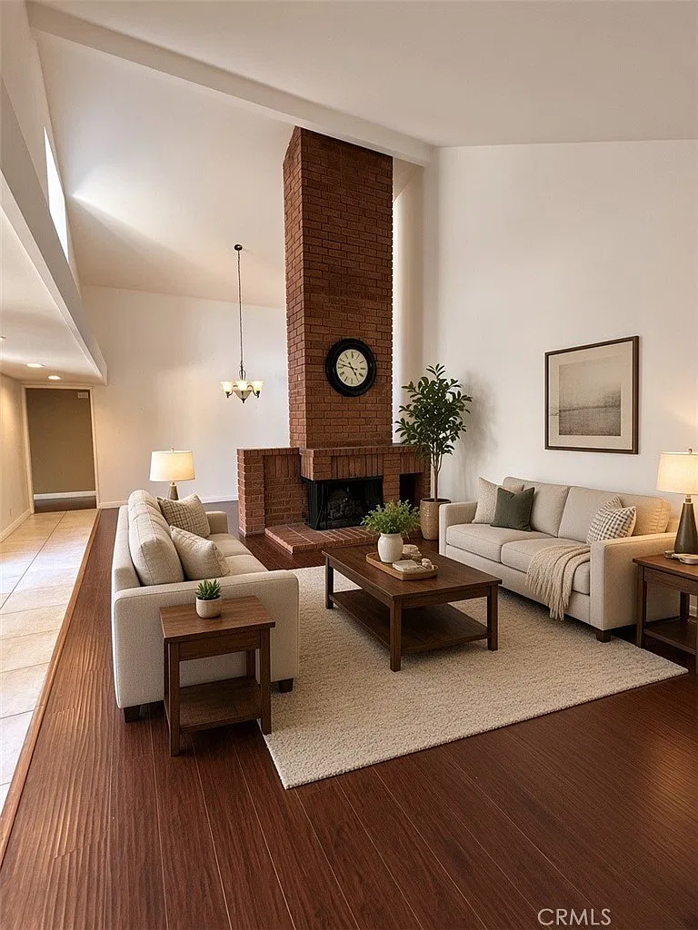 3 bed, 1702 sqft, $5,300 — Photo 2
