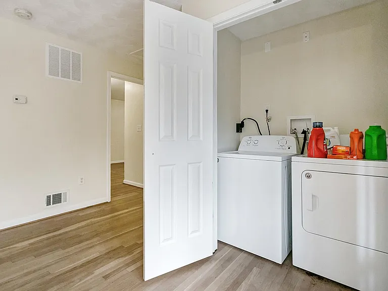 9085 Autoville Dr — Photo 33