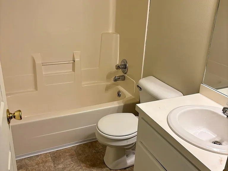 309 Beacon Hl — Photo 7