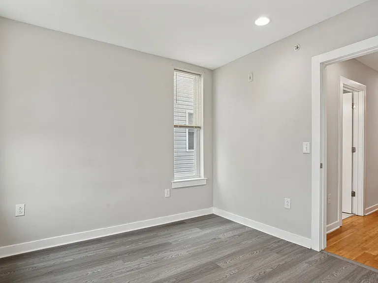 3044 Richmond St #7 — Photo 13