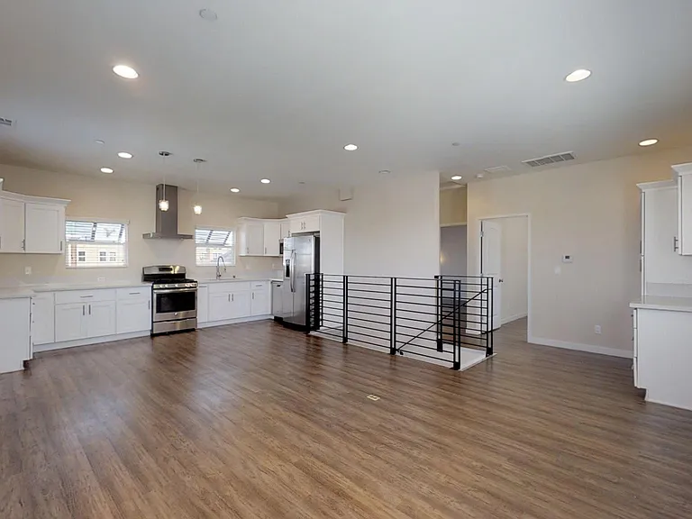 1203 W Gardena Blvd #C — Photo 5