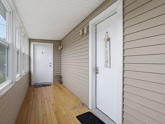 3rd image of 10 Keyes St