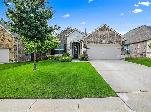 2nd image of 721 Llano Falls Dr