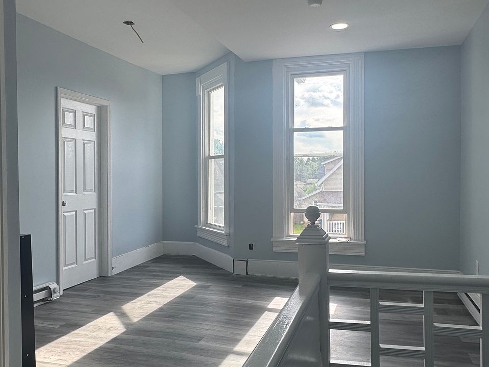 1st image of 1301 S Reisner St APT 1
