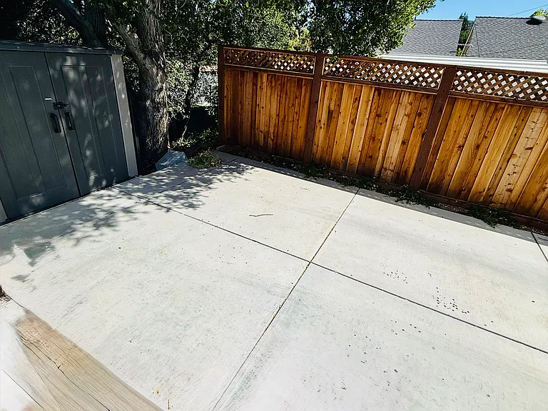 1045 East Ave — Photo 23