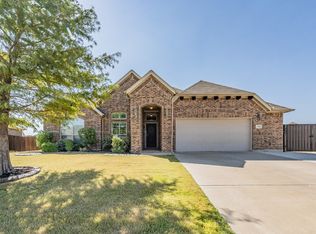 333 Prince John Dr, Saginaw, TX 76179