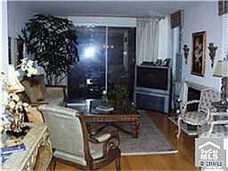 2nd image of 1003 Reggio Aisle