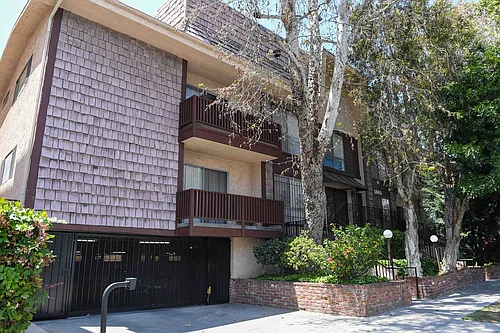 1865 Greenfield Ave #101 Photo 1