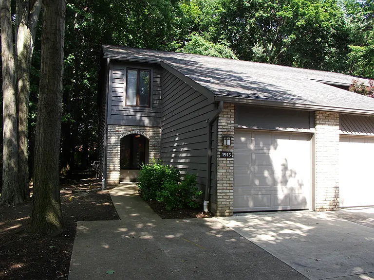 1915 Savannah Pkwy — Photo 2