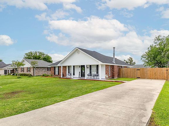 2nd image of 211 Plantation Dr