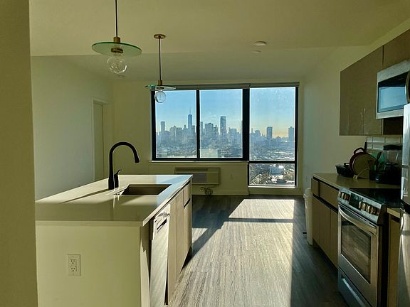5th image of 55 Jordan Ave APT 1507