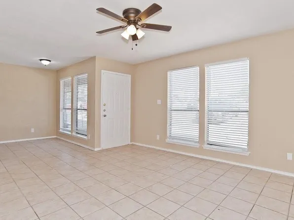 8117 Foxfire Ln APT A, White Settlement, TX 76108