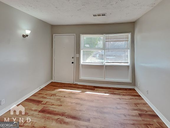 4th image of 450 Fairburn Rd NW