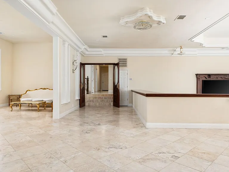 14215 Killarney Dr — Photo 17