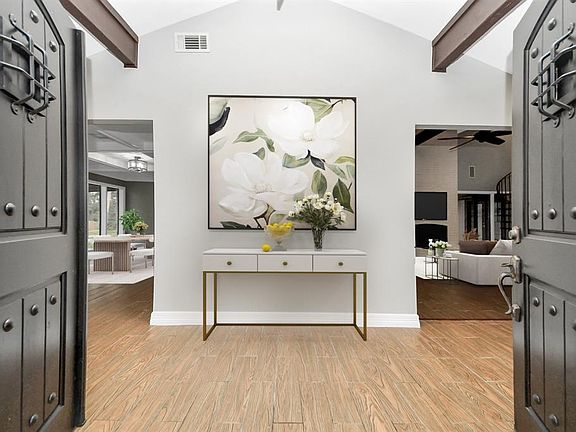 4th image of 1003 Oak Leaf Street