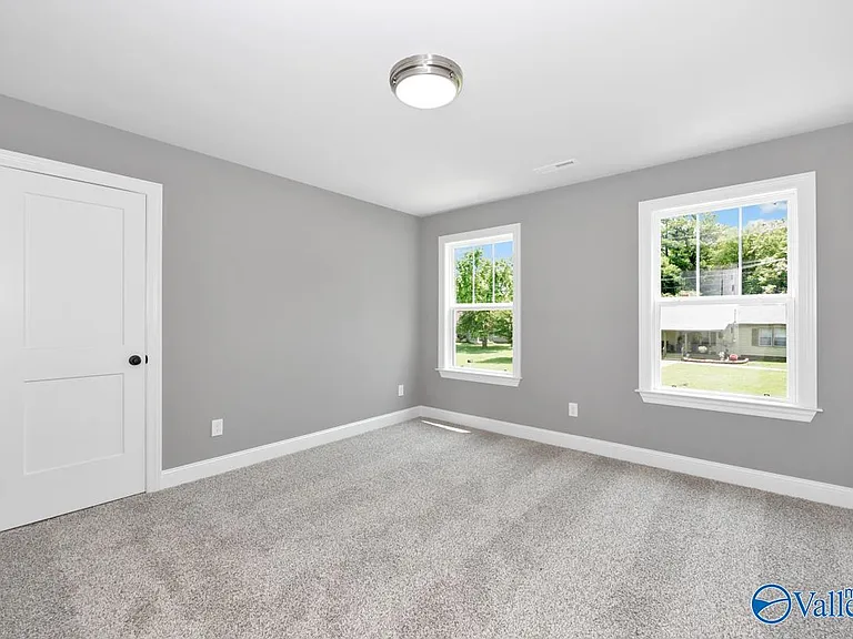 327 Pension Row — Photo 32