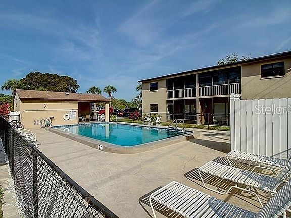 3rd image of 7209 Cloister Dr #102