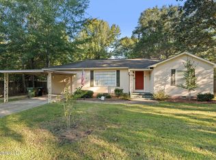 1917 Brooklane Dr, Hattiesburg, MS 39401