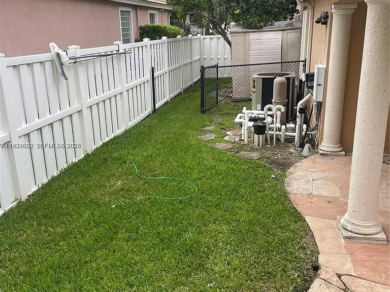 1552 NW 135th Ave — Photo 32