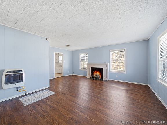 4th image of 1633 S Maple Ave