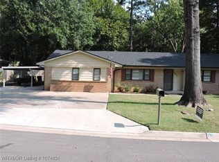 4421 S R Cir, Fort Smith, AR 72903