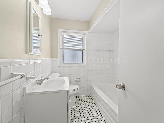 5th image of 2121 Euclid St