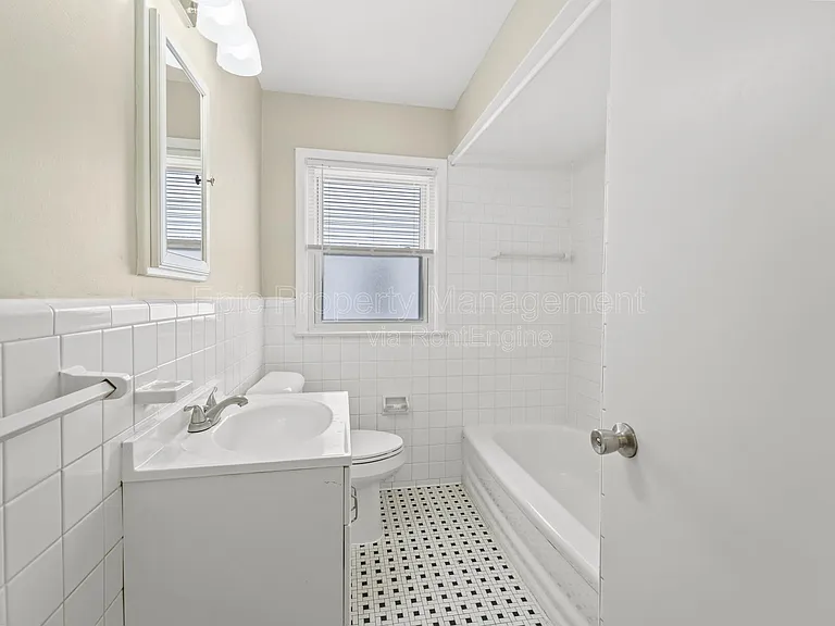 2121 Euclid St — Photo 5