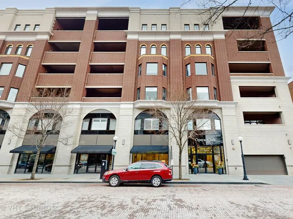 110 S Marion St Unit 207, Oak Park, IL 60302