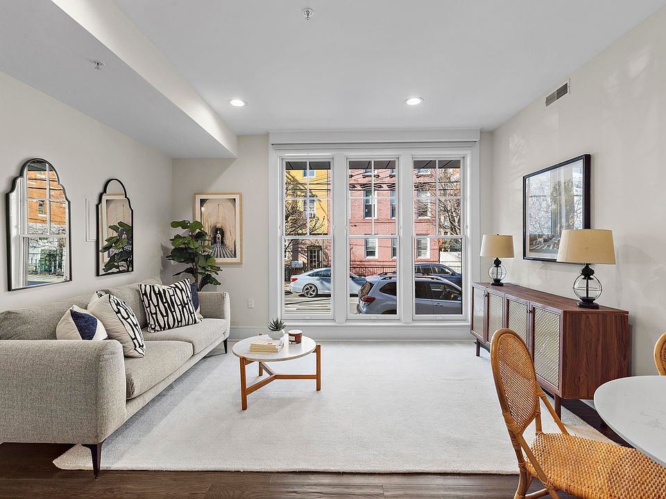 1st image of 313 7th St #101