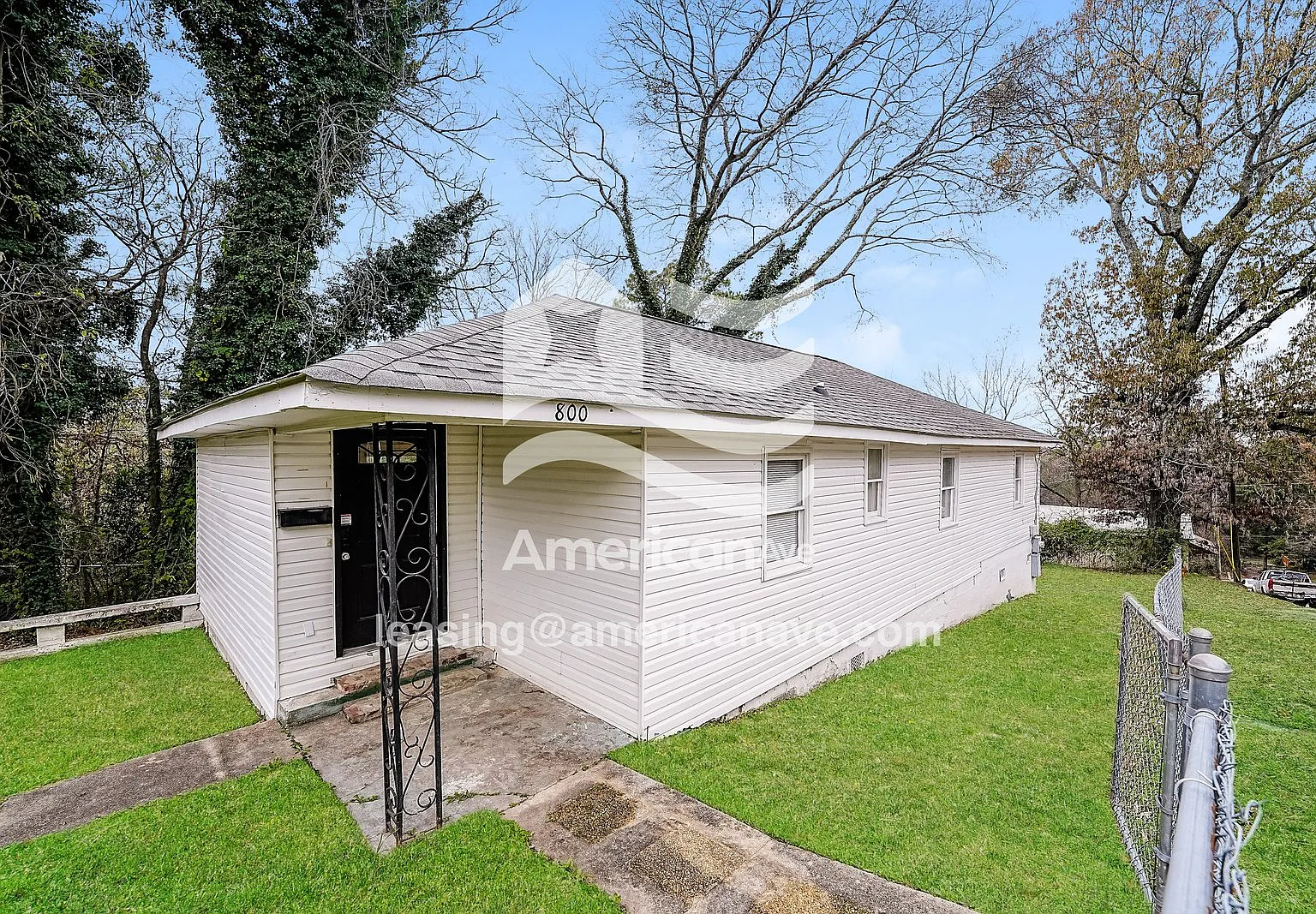 3 bed, 2.0 bath, 1247 sqft, $1,047 — Photo 1