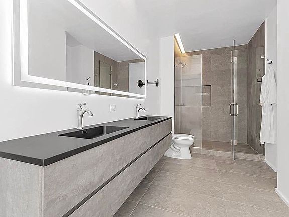 4th image of 353 W 57th St #22
