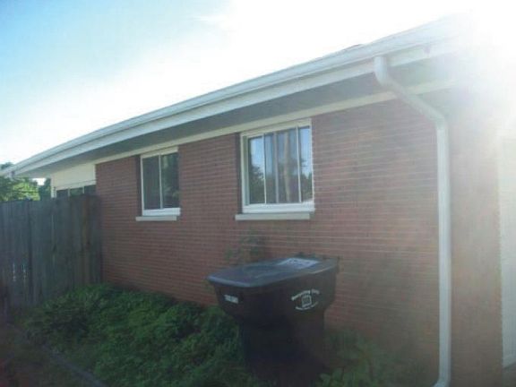 5th image of 19225 Montrose Dr