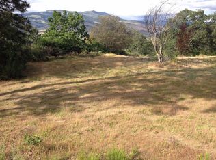 1140 Paradise Ln, Ashland, OR 97520