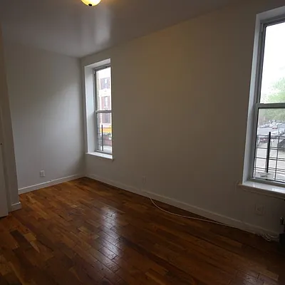 Rented by Space Link Realty | media 16