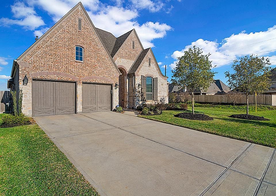 1st image of 6111 Driscoll Park Dr
