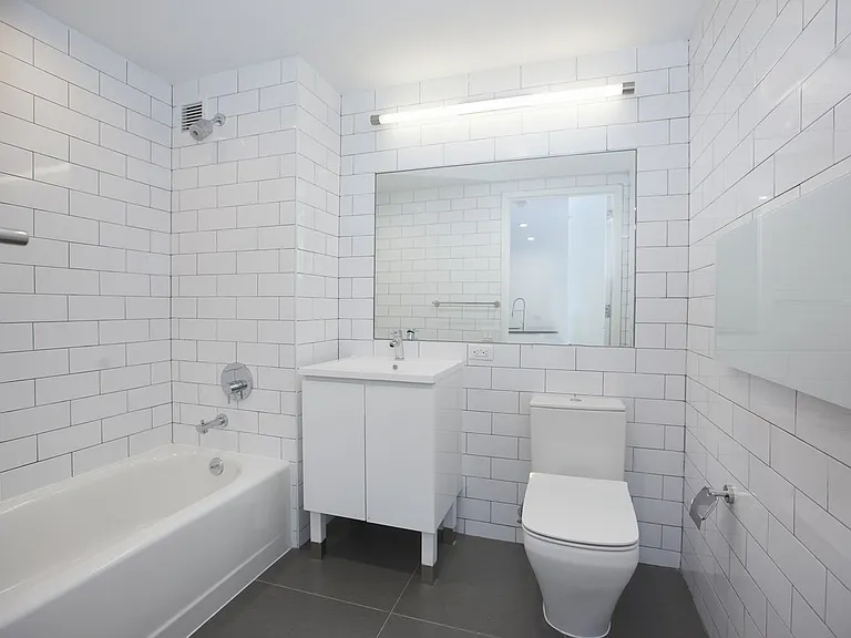 331 E Houston St #11A — Photo 5
