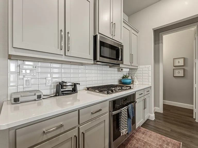 4937 Barcelona Ave — Photo 11