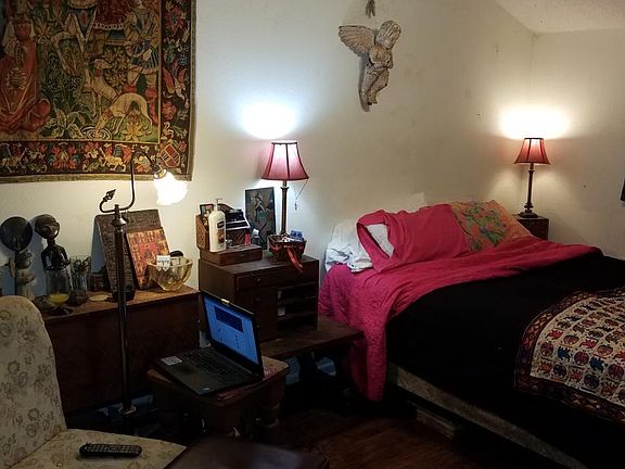 Master Bedroom Houae 1