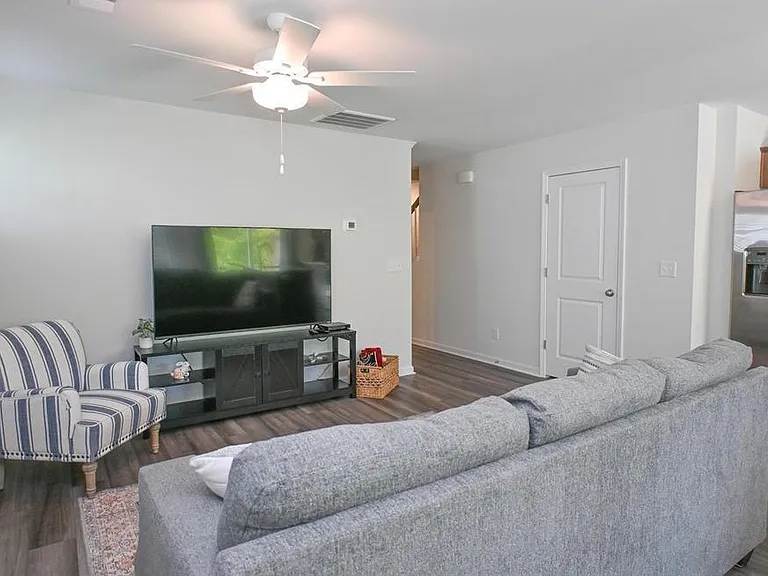552 Kingfisher Ct — Photo 7