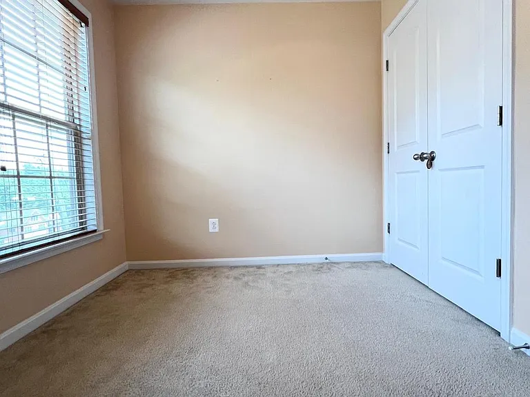 1604 Sebring Ct — Photo 19