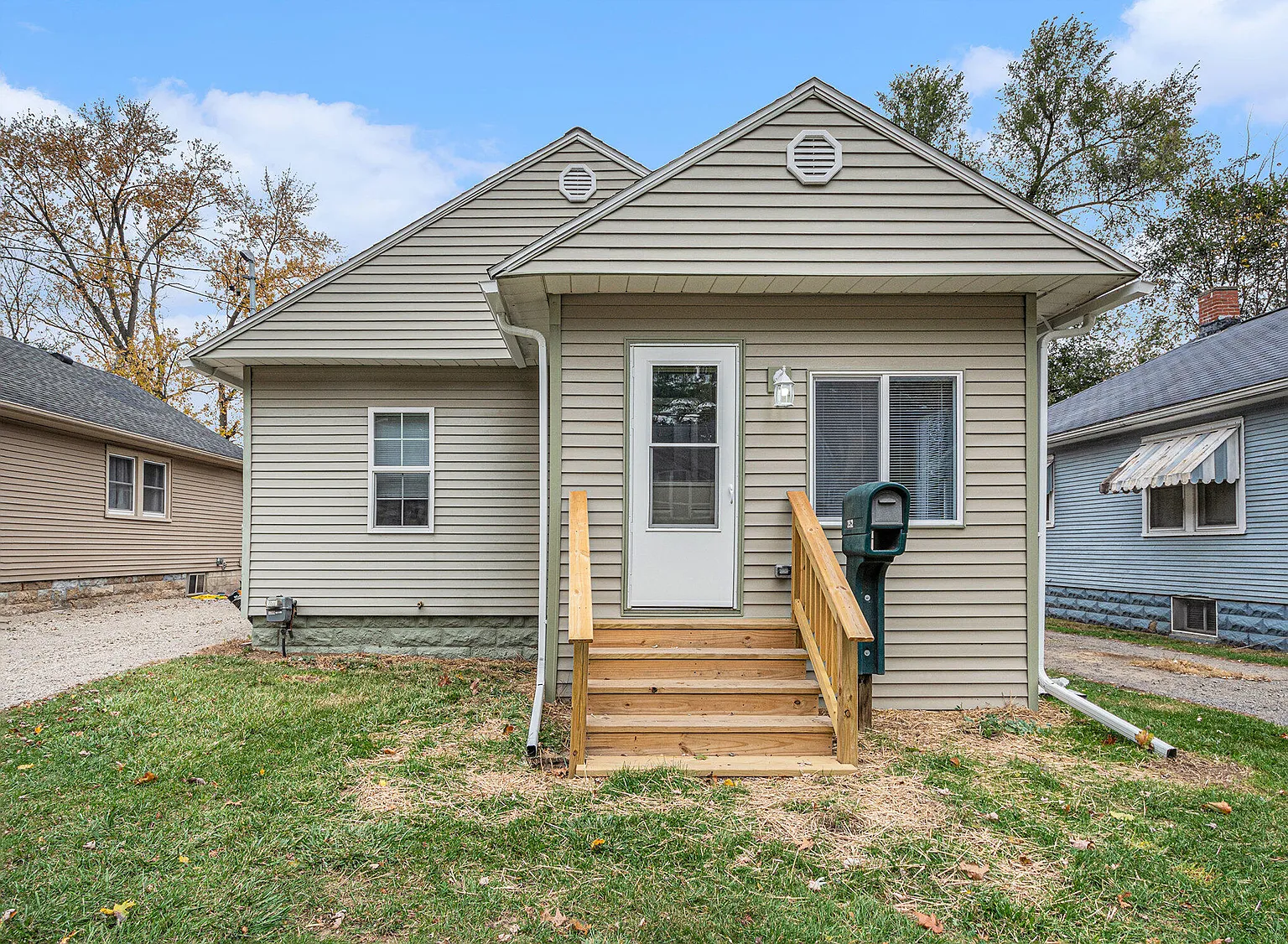 352 Hillside Ave photo 1