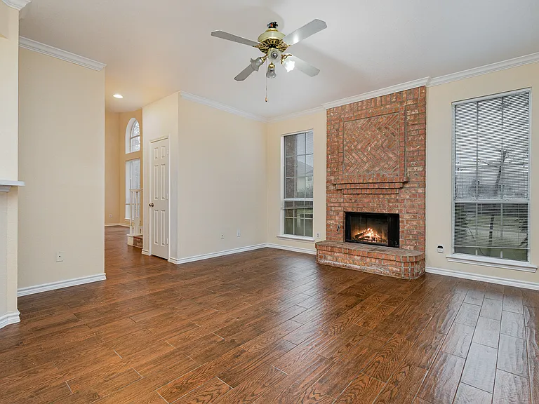 704 White Oak St — Photo 12