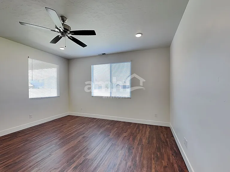 941 Rivermist Pl — Photo 8