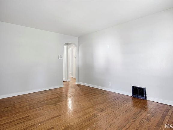 3rd image of 6539 Etzel Ave