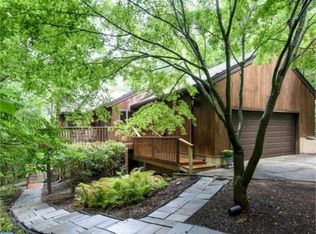 221 Jeffrey Ln, Newtown Square, PA 19073